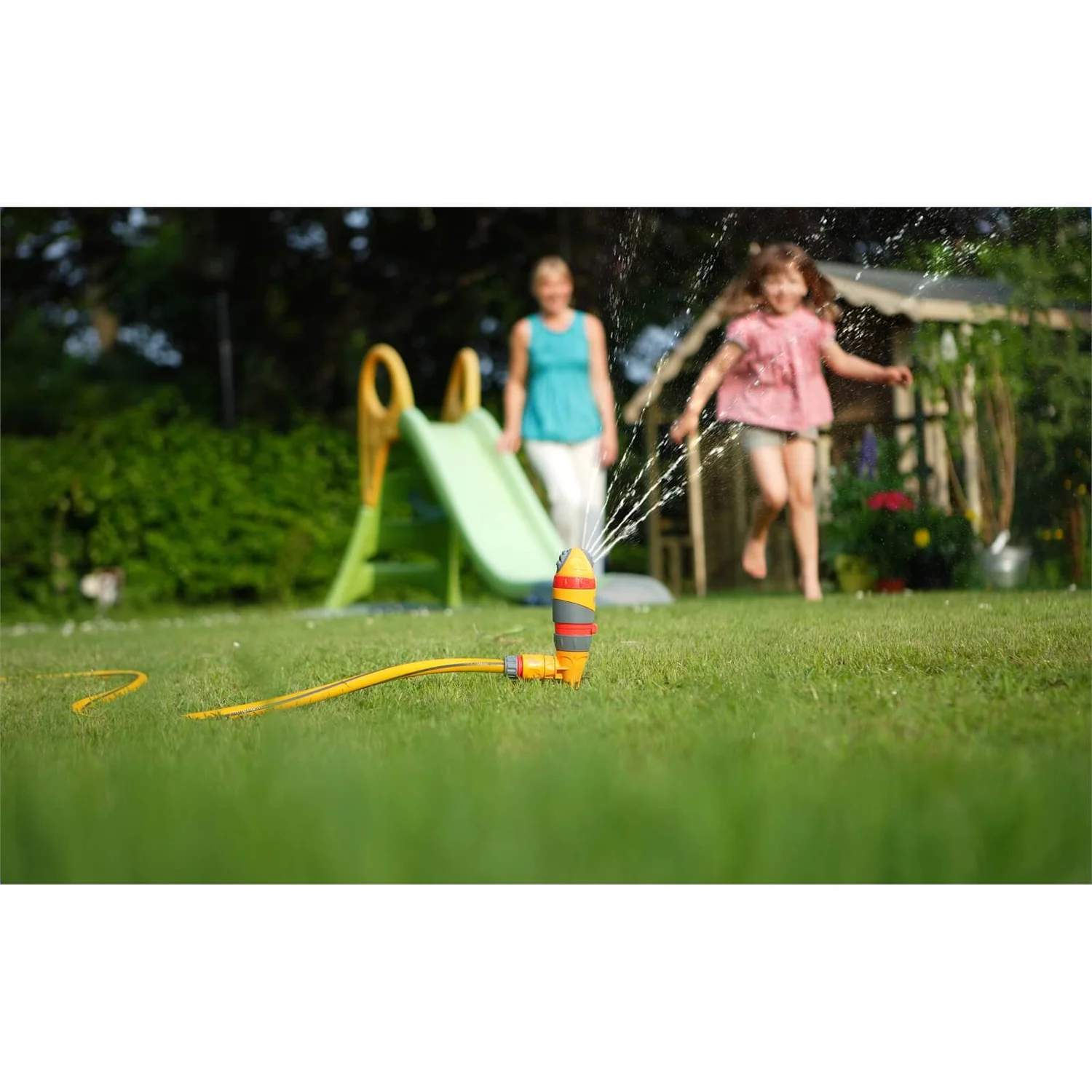 Hozelock Round Garden Sprinkler Pro 314m² 4 Hozelock Round Garden Sprinkler Pro 314m² - Image 2