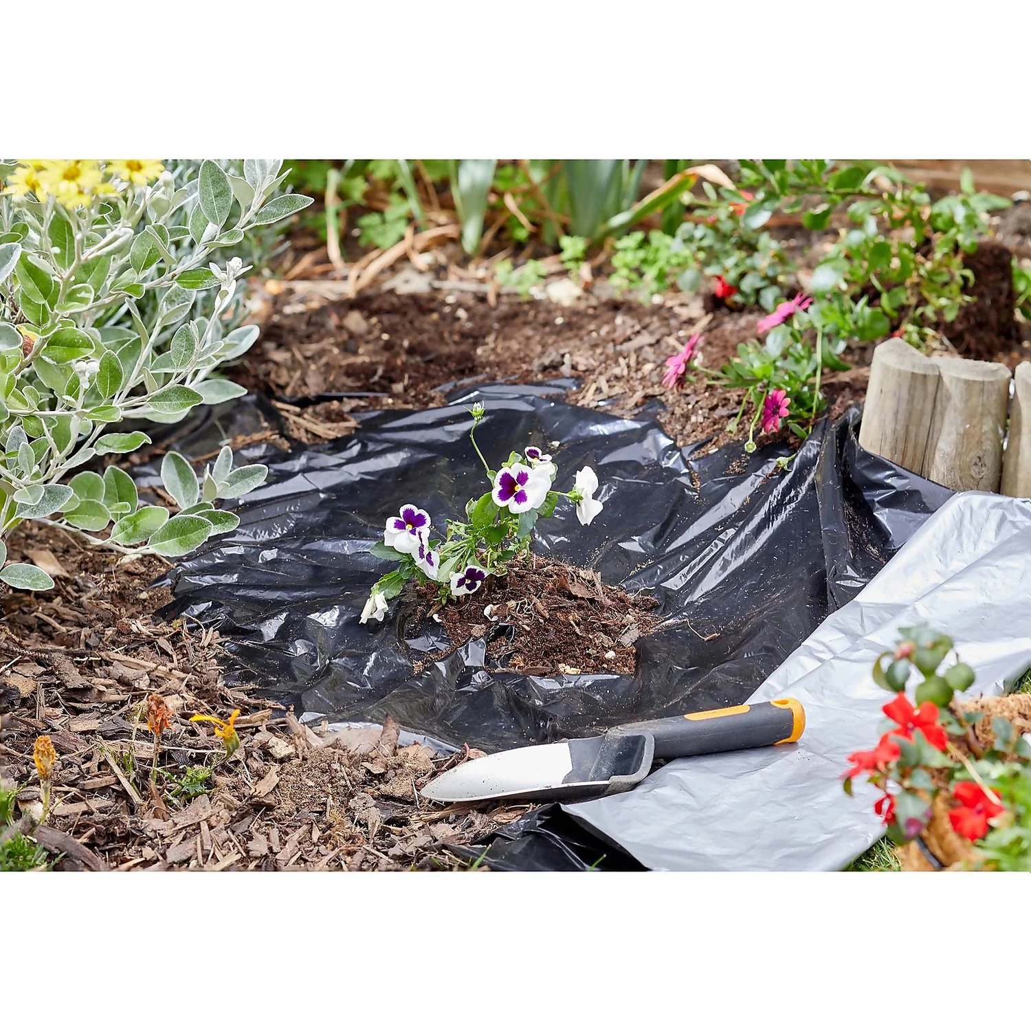 Smart Garden G30 Pro Mulch Sheet - 10m X 1m 4 Smart Garden G30 Pro Mulch Sheet - 10m X 1m - Image 2