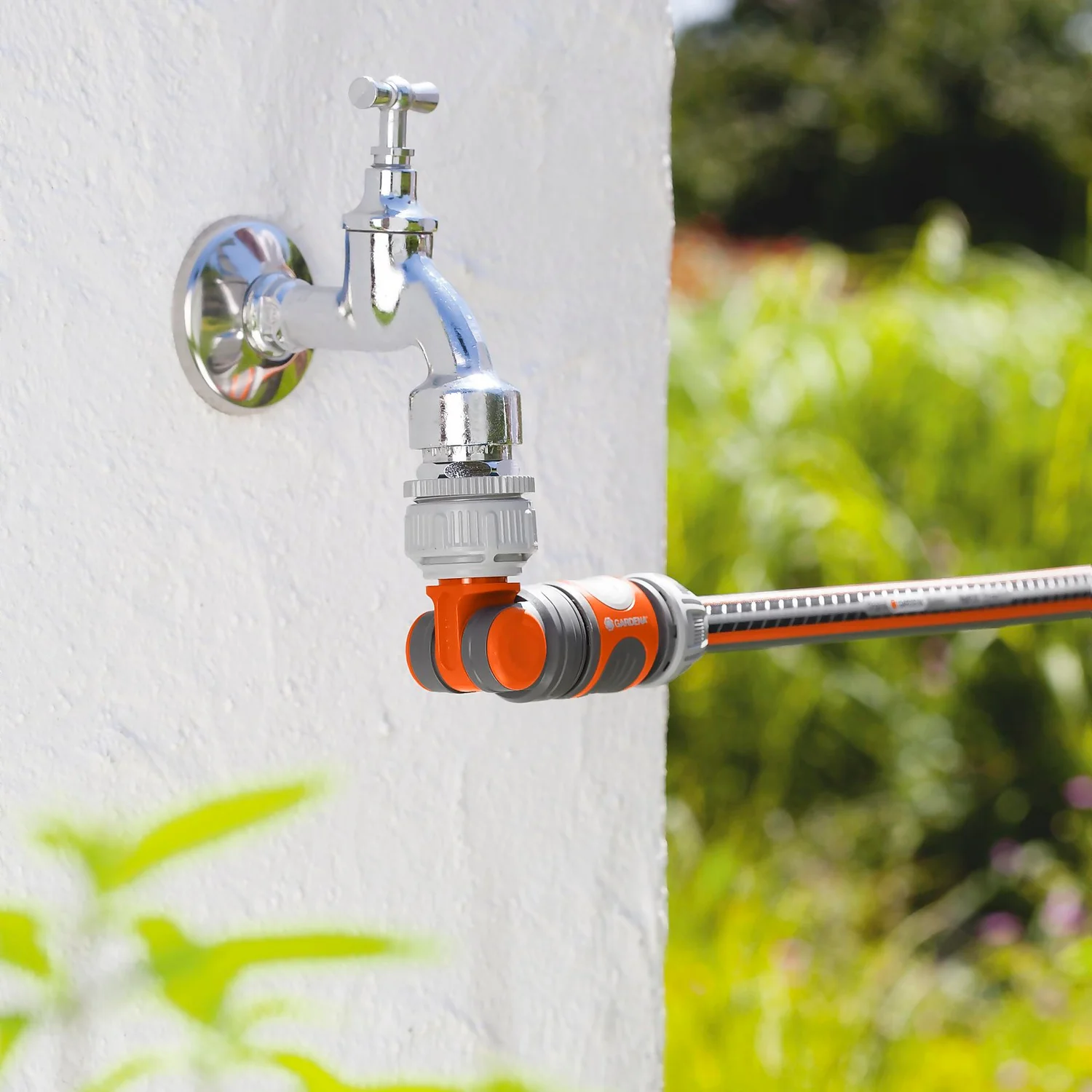 GARDENA Angled Tap Hose Pipe Connector 4 GARDENA Angled Tap Hose Pipe Connector - Image 2