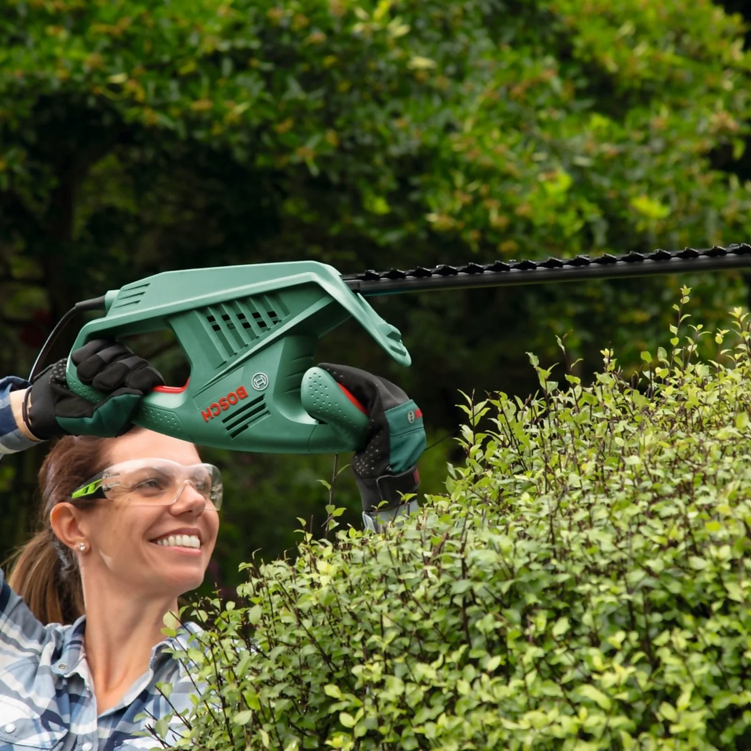 Bosch EasyHedgeCut 55-16 Hedge Trimmer 6 Bosch EasyHedgeCut 55-16 Hedge Trimmer - Image 4