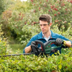 Bosch UniversalHedgeCut 18V-55 Hedge Cutter 19 Bosch UniversalHedgeCut 18V-55 Hedge Cutter -Garden Care Shop 14230139 1725023660051209